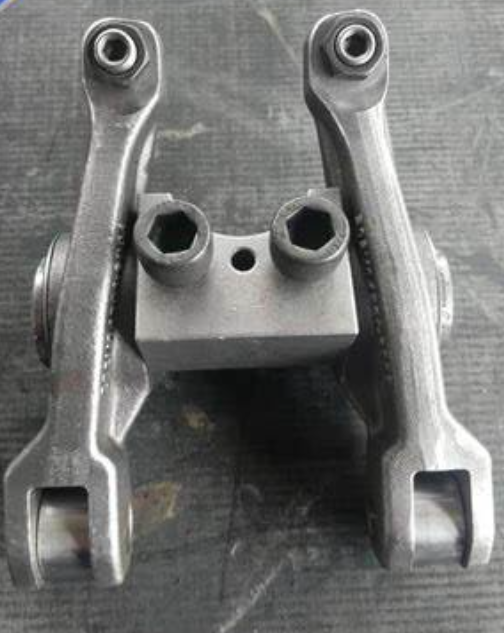  Коромысло в сборе MC11 201-04200-6057