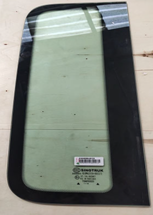 Стекло спальника левое оригинал 810W62550-0011