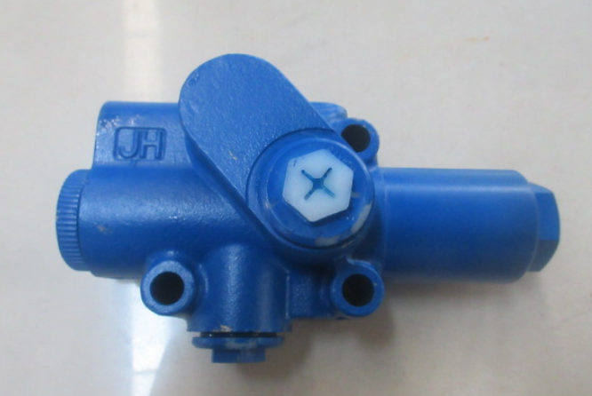 Клапан приоритета XCMG ZL30G 330-1002150/4110000561032