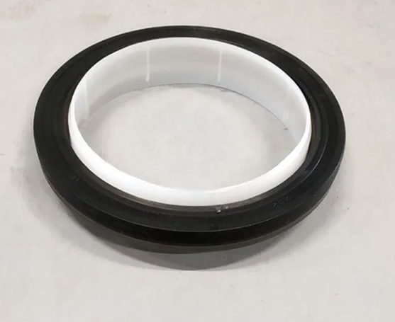 Сальник коленвала задний для двигателя Yuchai YC6B125 и YC6108 YC209-B100125PL / 4110000560341